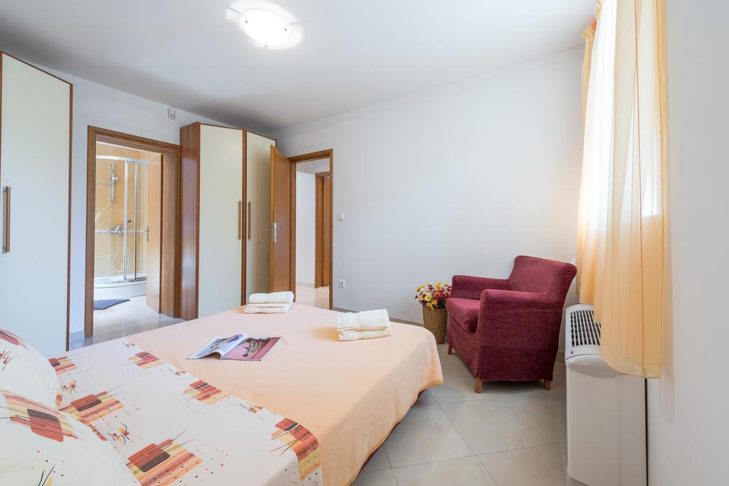 Appartement Dora *
