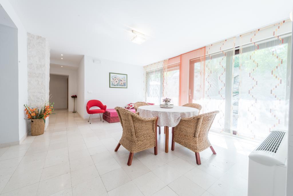 Dora Appartement *